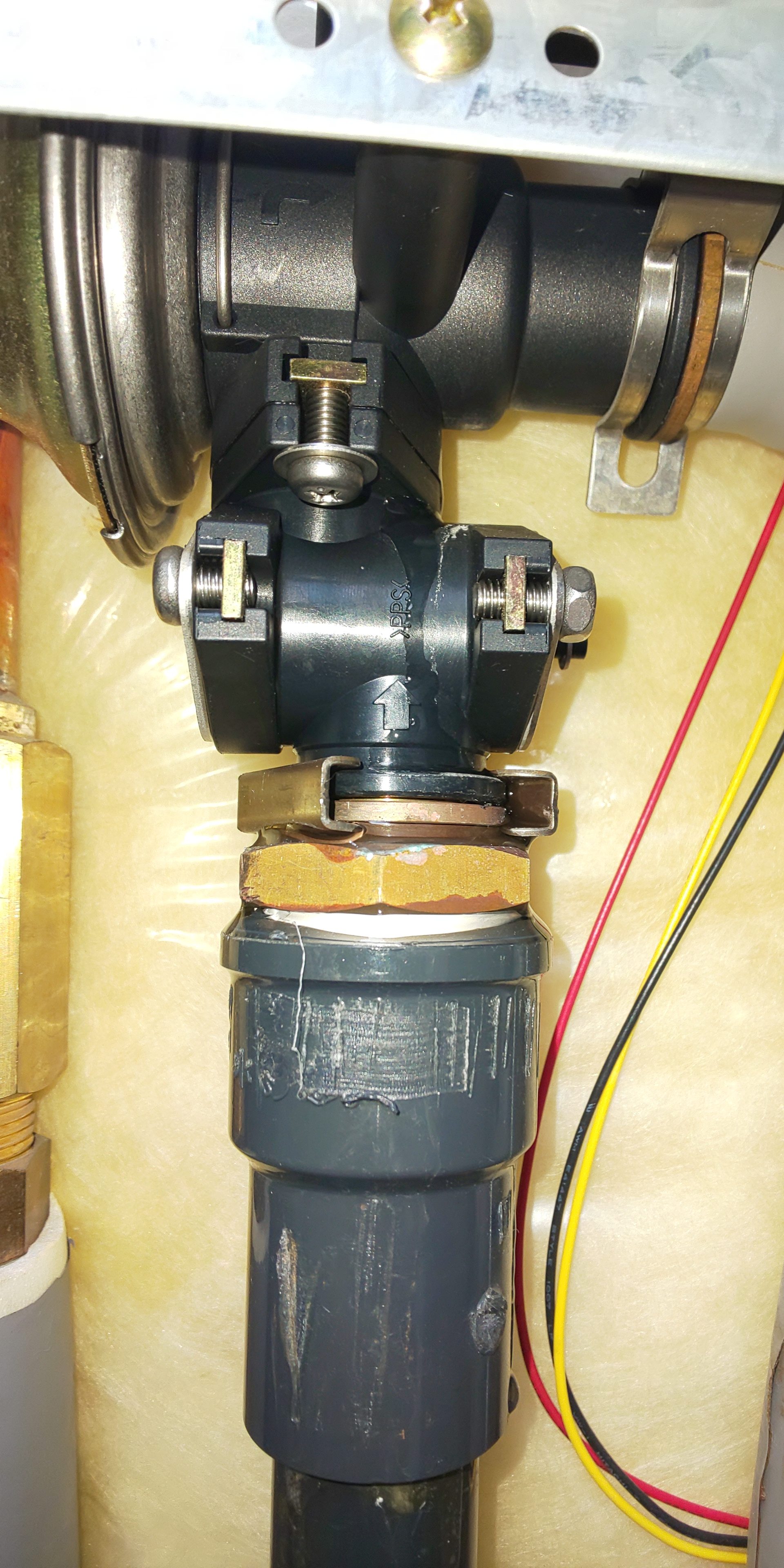 日立：電気温水器：BE-F56BWU：水漏れ：修理 | 株式会社プロテック